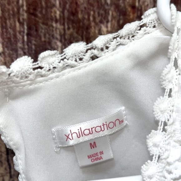 Xhilaration Lace Cropped Tank In White - Picture 5 of 5